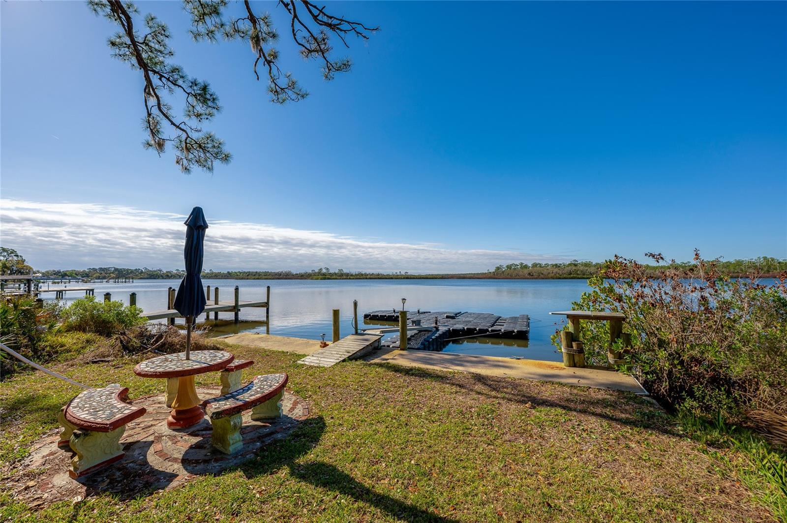 HARBOR OAKS - Residential