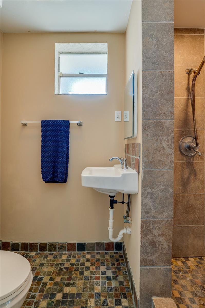 HARBOR OAKS - Residential