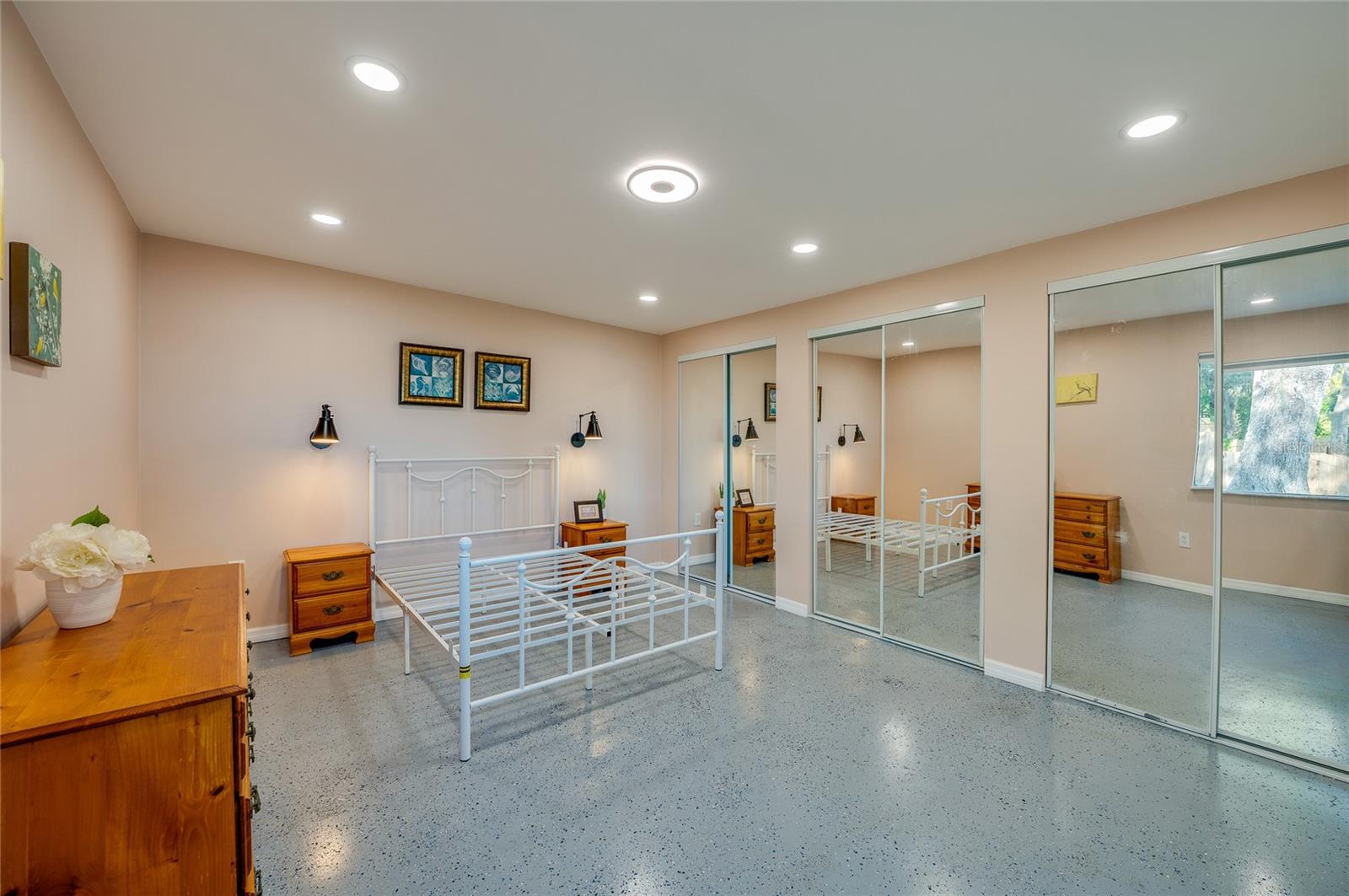 HARBOR OAKS - Residential