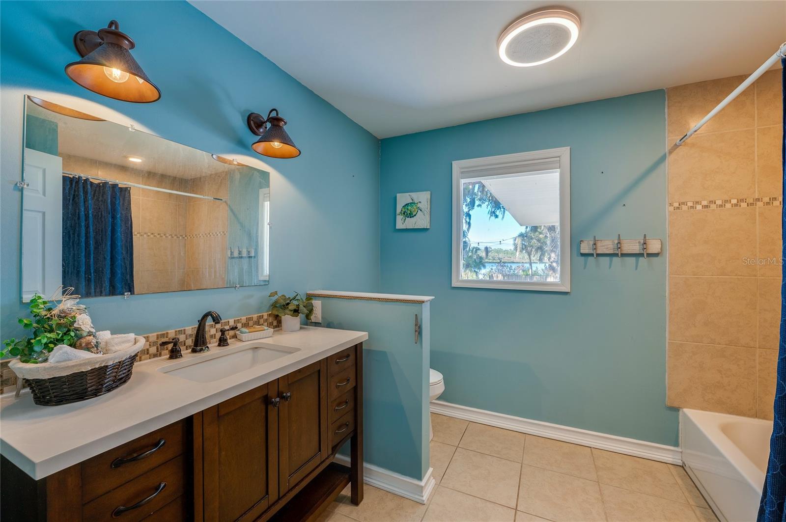 HARBOR OAKS - Residential