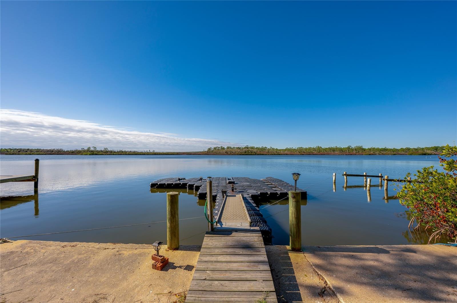 HARBOR OAKS - Residential