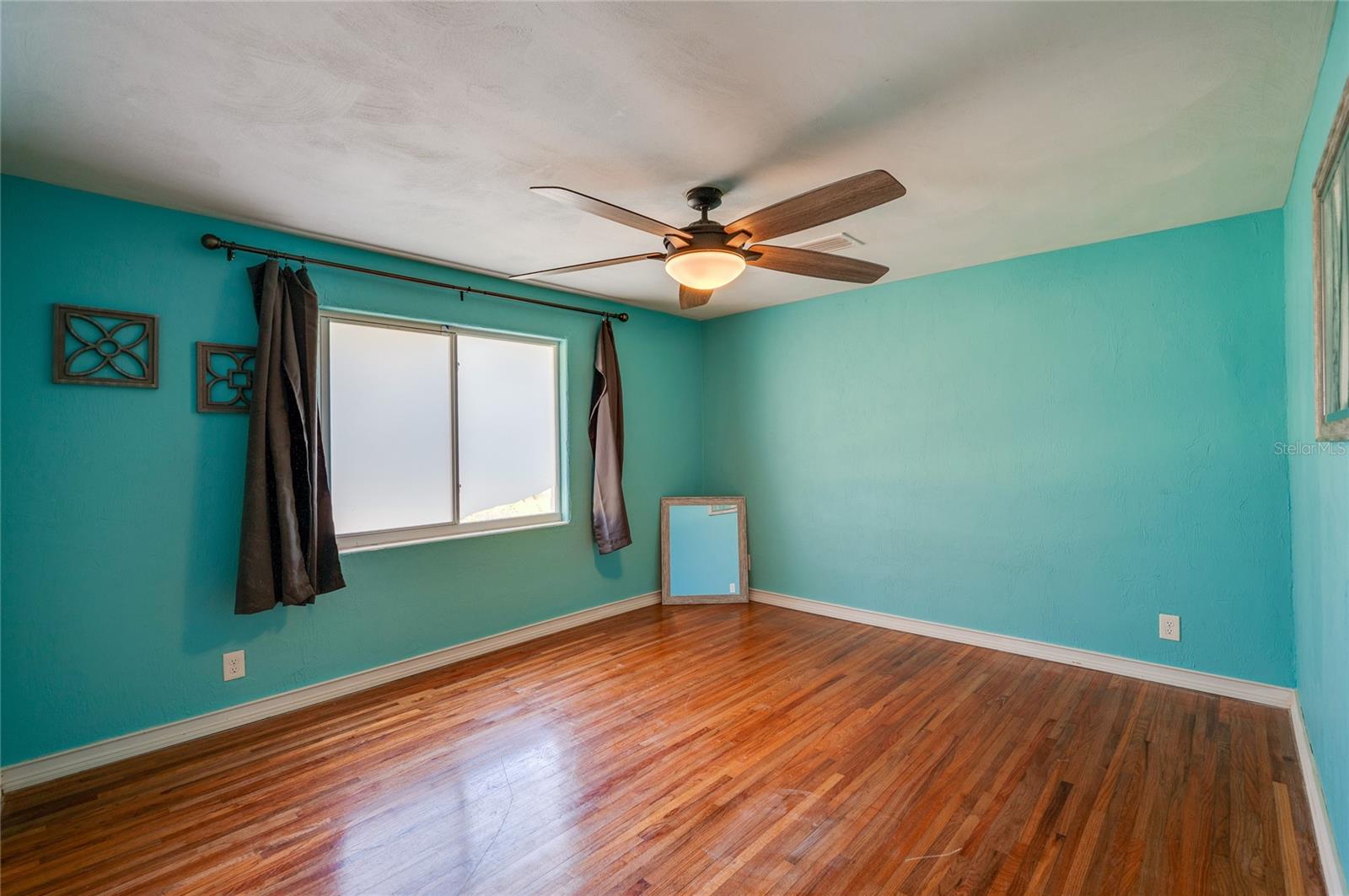 HARBOR OAKS - Residential