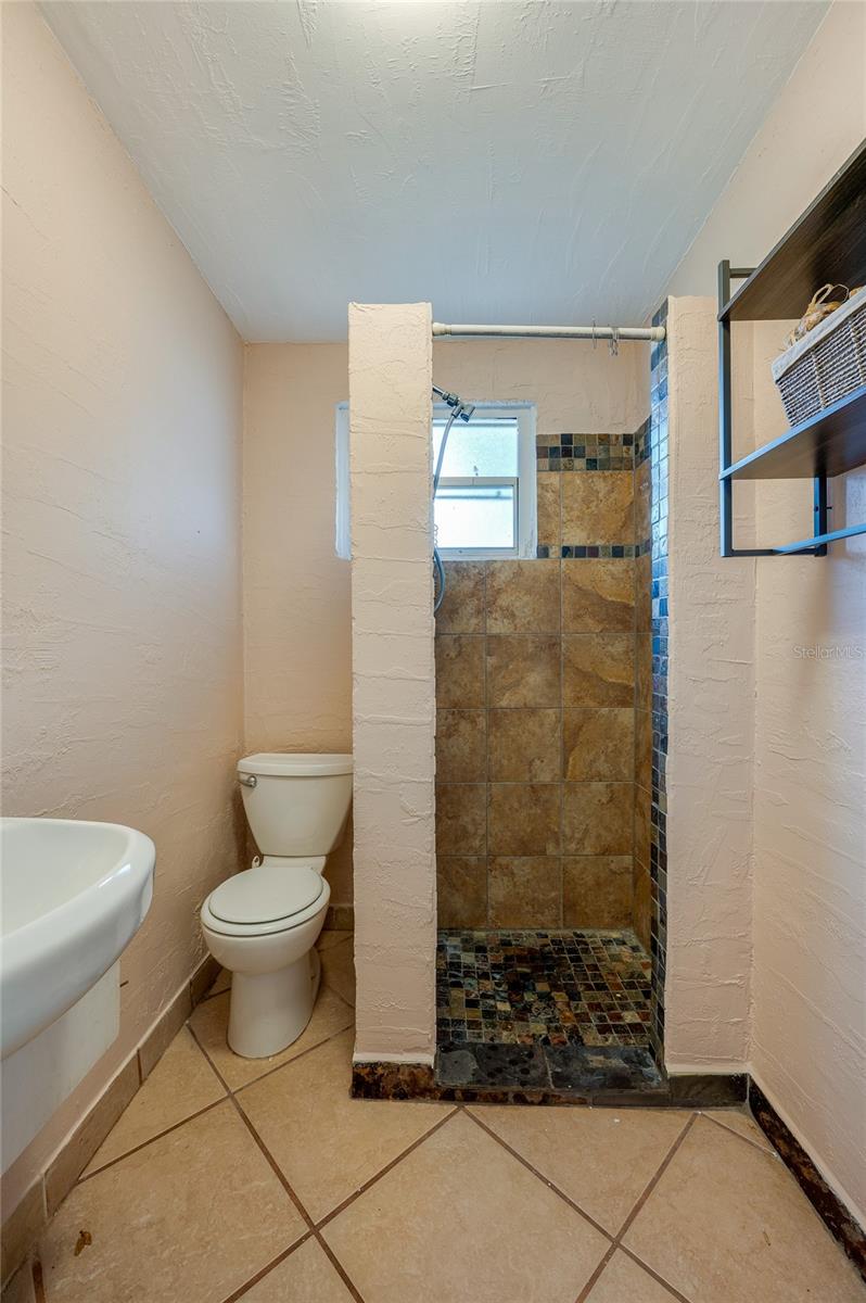 HARBOR OAKS - Residential