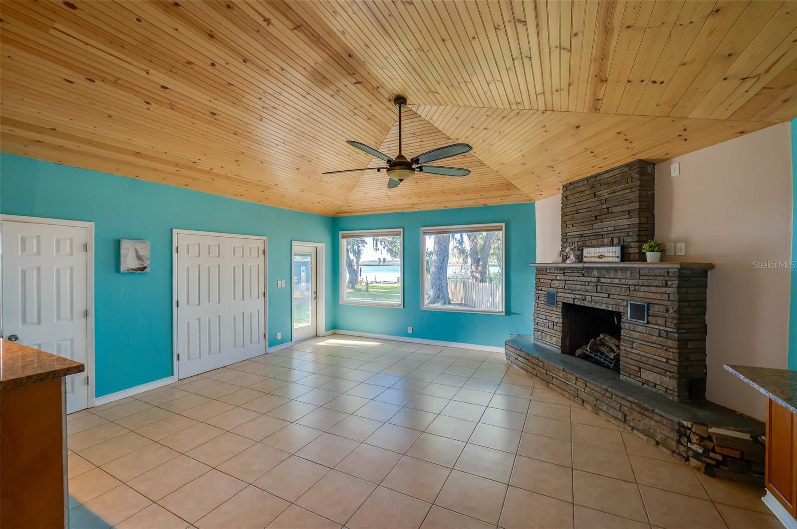 HARBOR OAKS - Residential