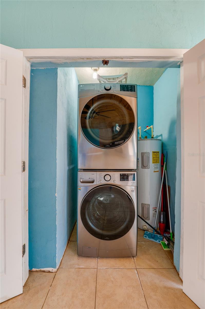 HARBOR OAKS - Residential