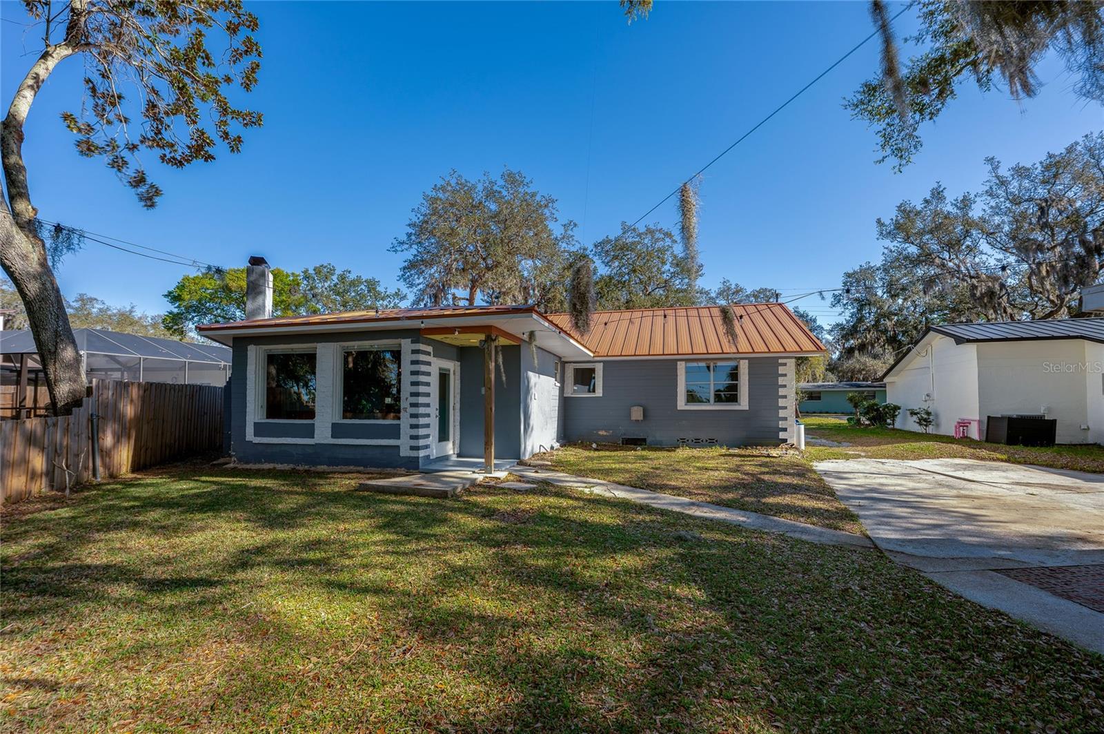 HARBOR OAKS - Residential