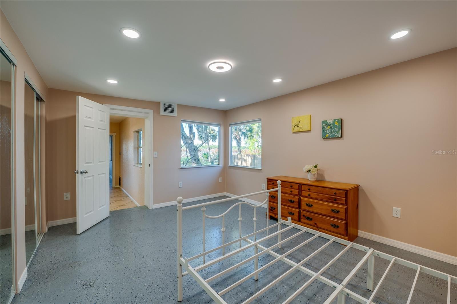 HARBOR OAKS - Residential