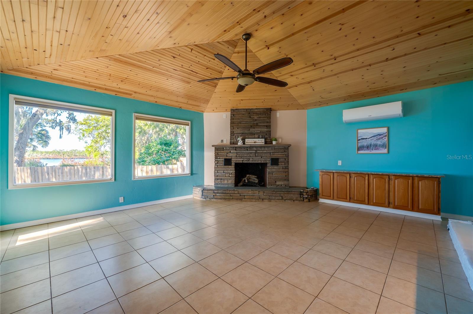 HARBOR OAKS - Residential