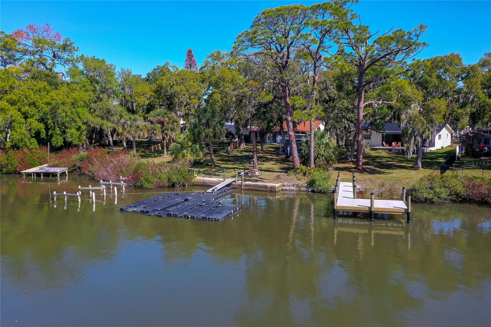 HARBOR OAKS - Residential