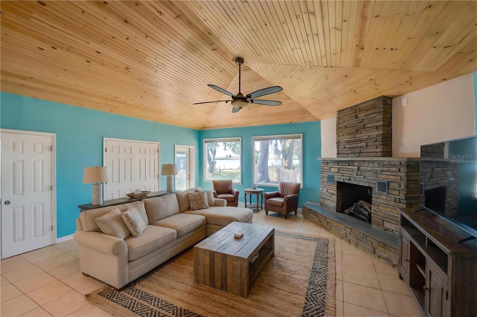 HARBOR OAKS - Residential