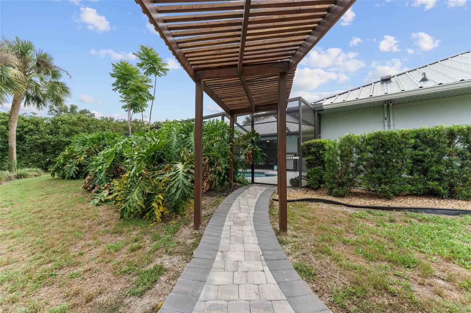 GOLDEN HILLS TURF & COUNTRY CLUB - Residential Lease