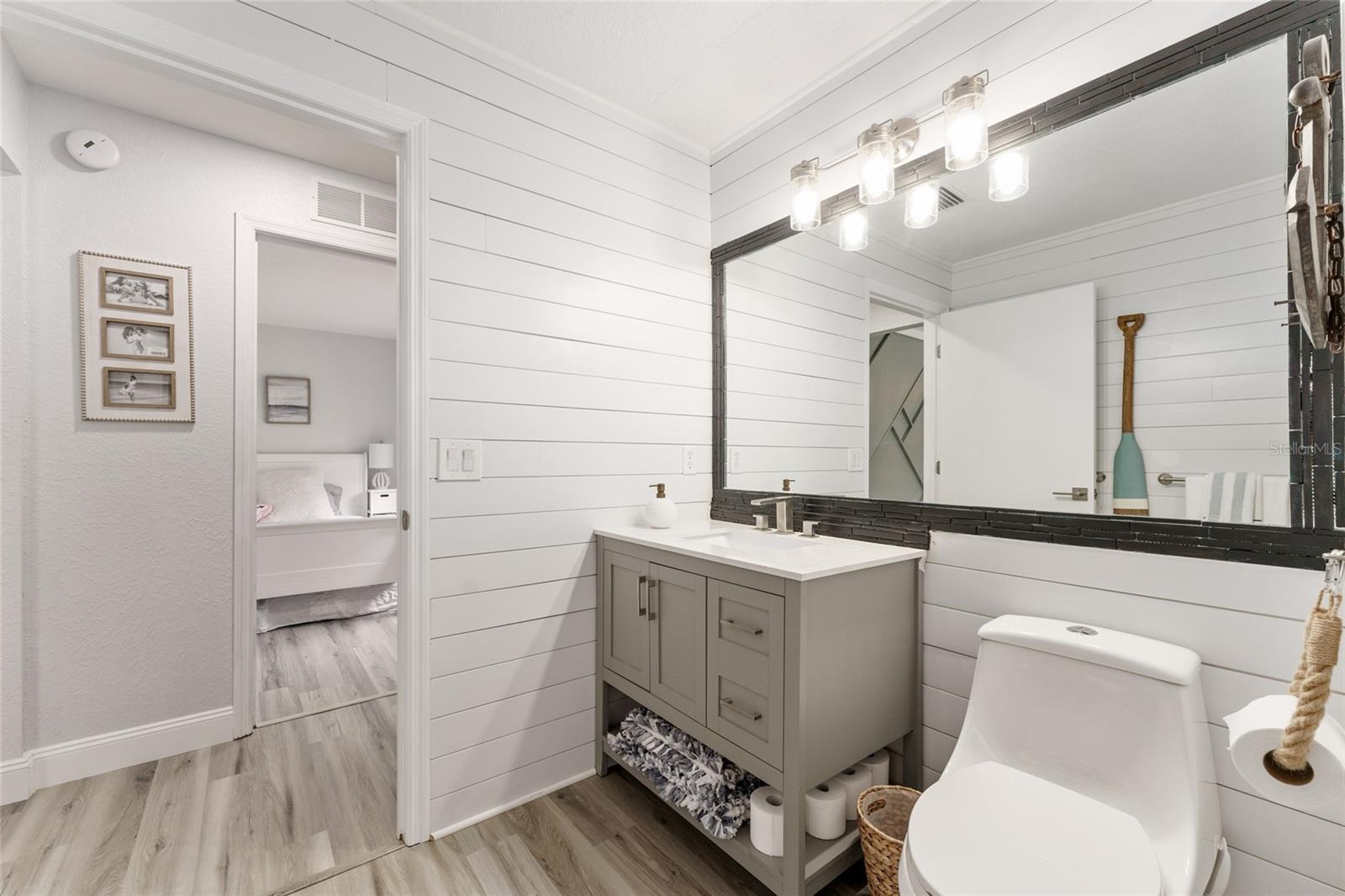 GOLDEN HILLS TURF & COUNTRY CLUB - Residential Lease