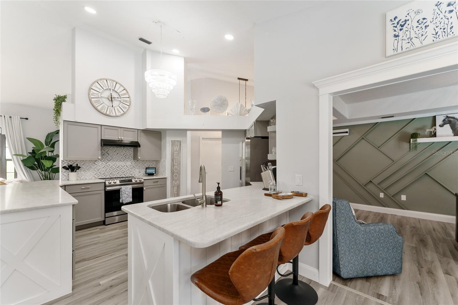 GOLDEN HILLS TURF & COUNTRY CLUB - Residential Lease