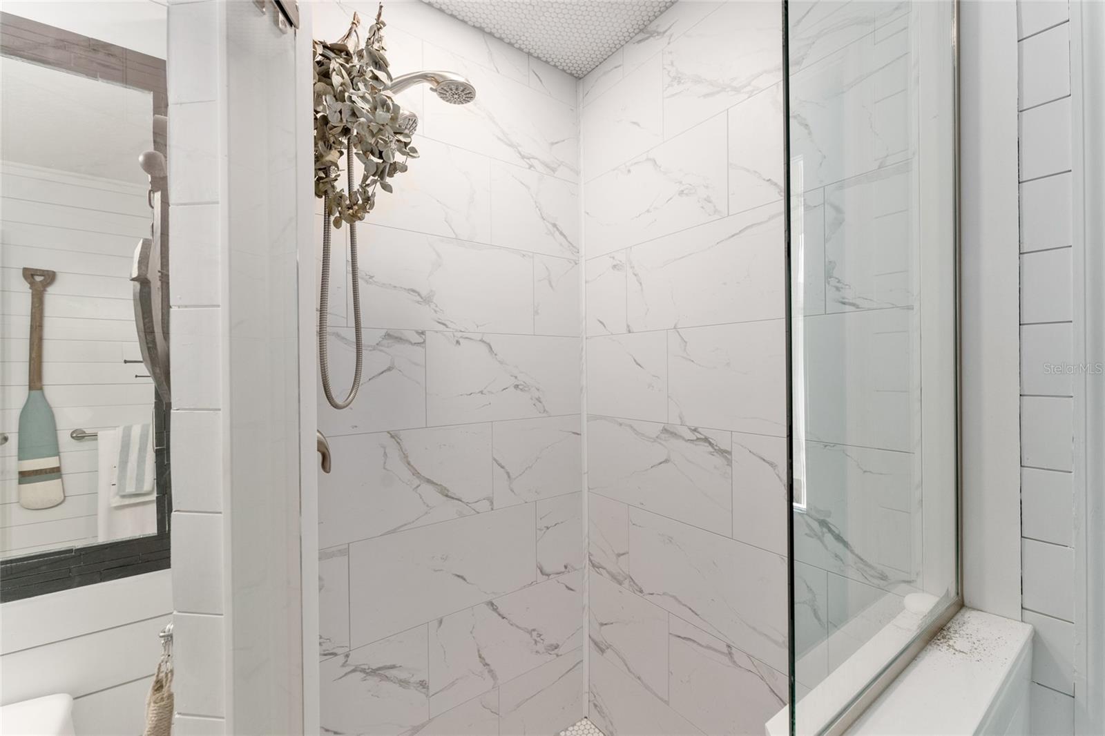 GOLDEN HILLS TURF & COUNTRY CLUB - Residential Lease