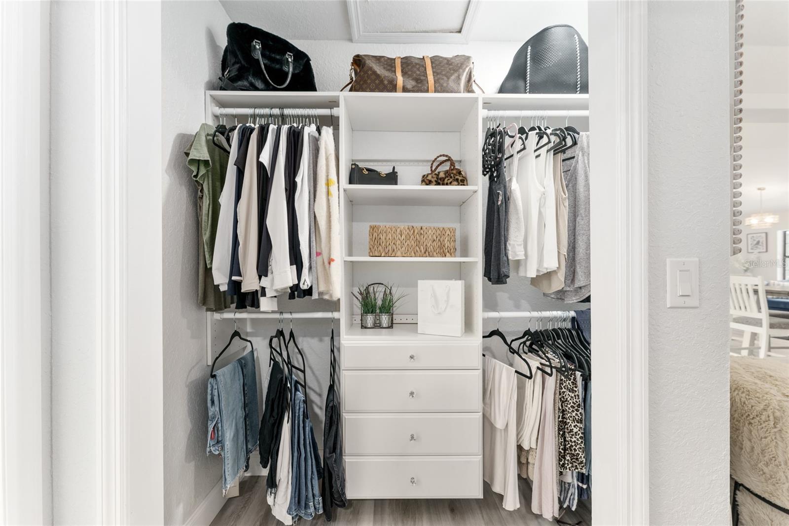 GOLDEN HILLS TURF & COUNTRY CLUB - Residential Lease