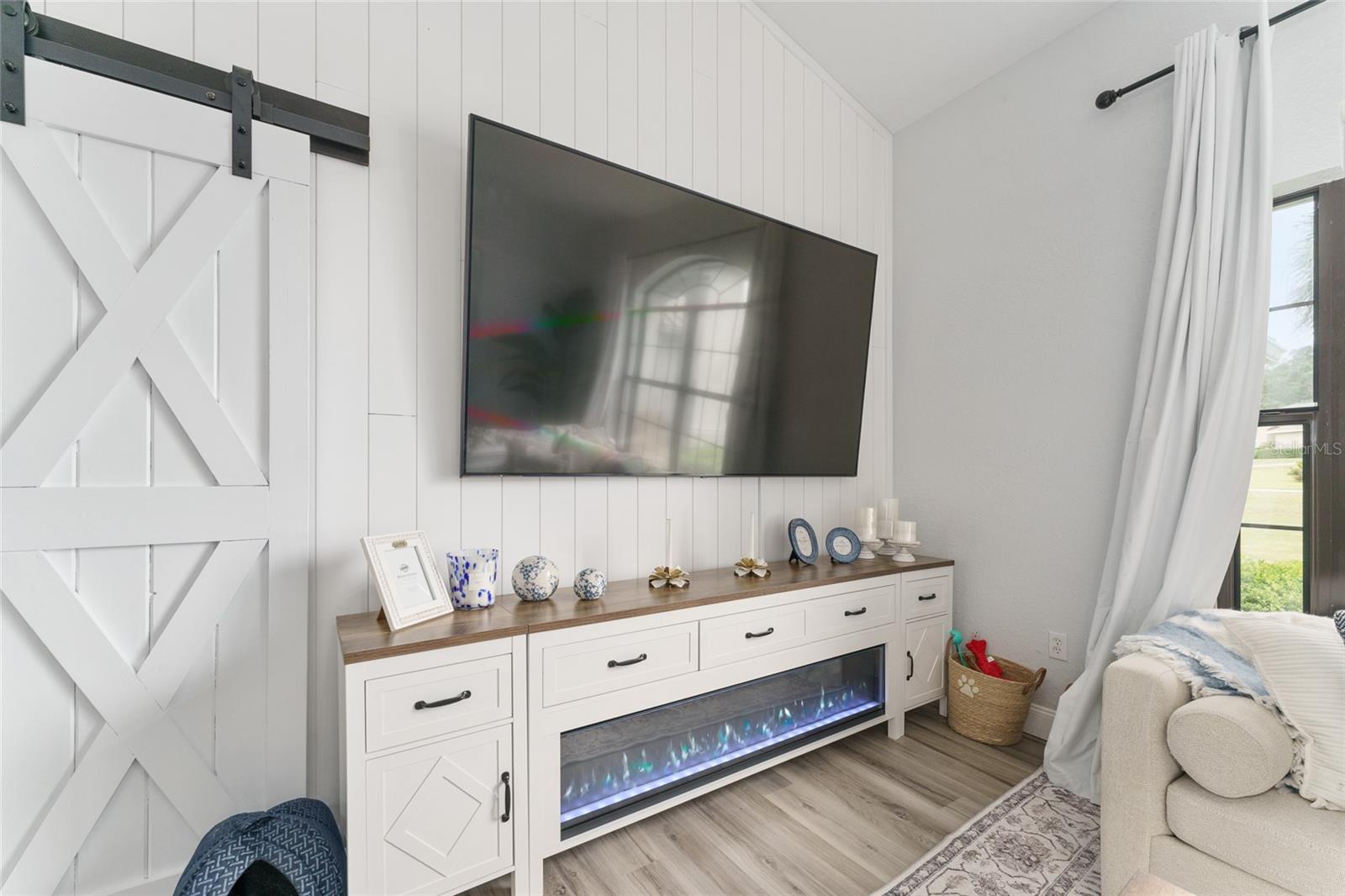 GOLDEN HILLS TURF & COUNTRY CLUB - Residential Lease