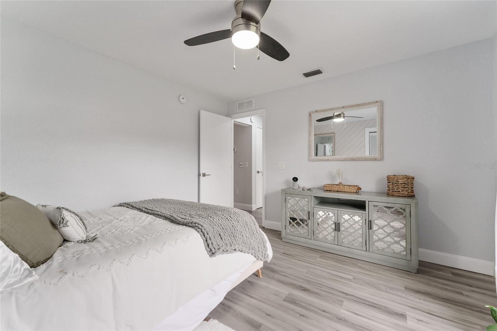 GOLDEN HILLS TURF & COUNTRY CLUB - Residential Lease