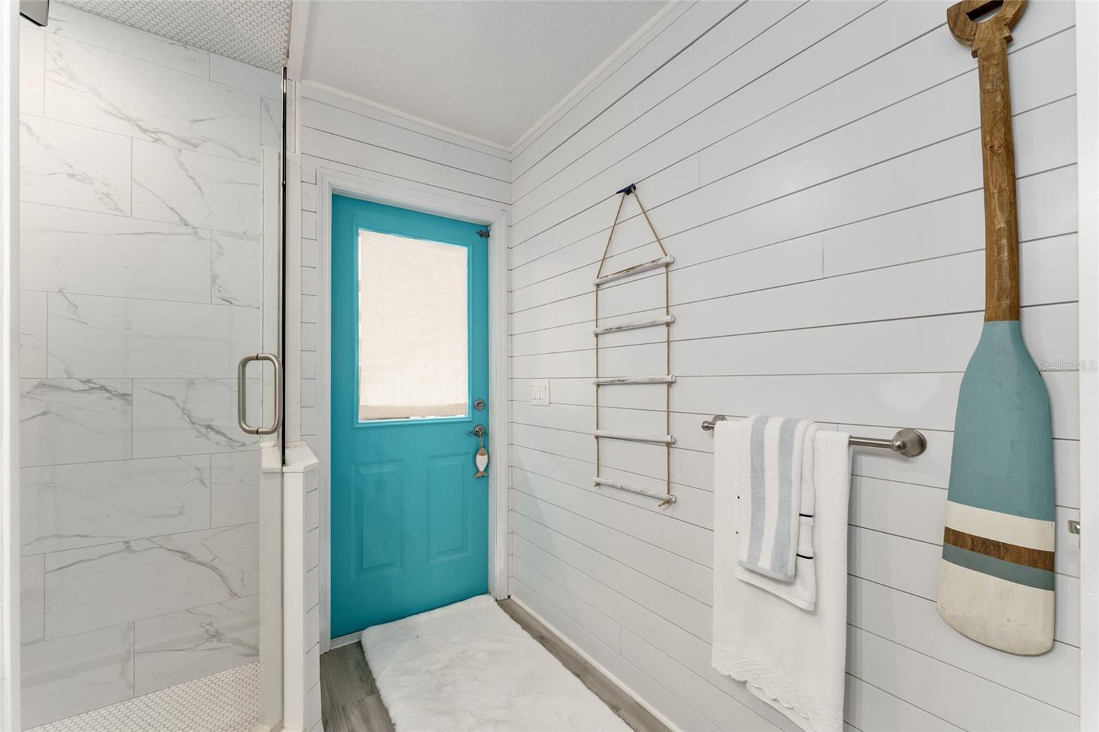 GOLDEN HILLS TURF & COUNTRY CLUB - Residential Lease