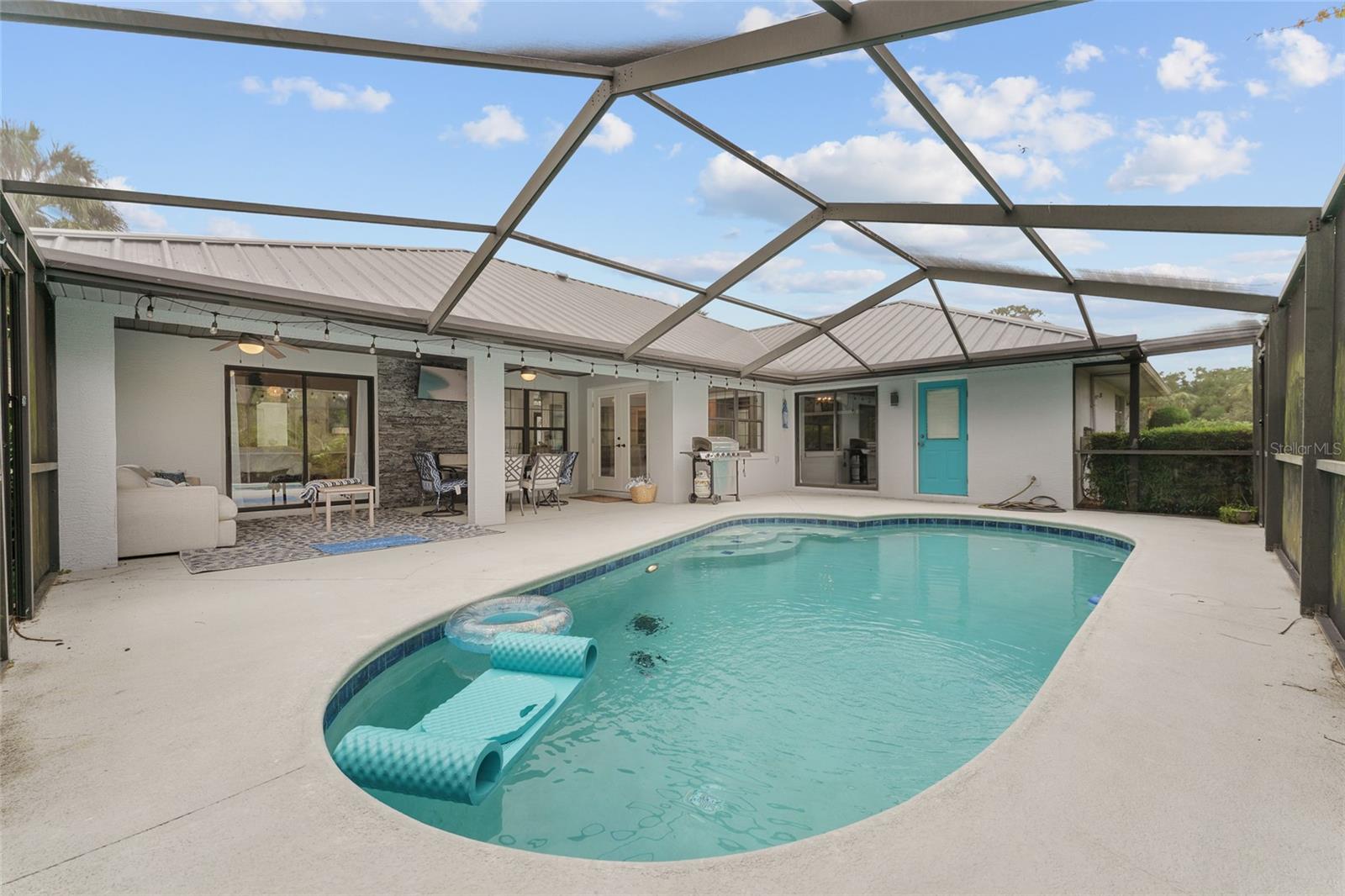 GOLDEN HILLS TURF & COUNTRY CLUB - Residential Lease