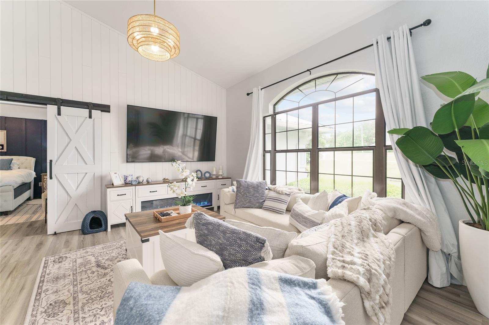 GOLDEN HILLS TURF & COUNTRY CLUB - Residential Lease