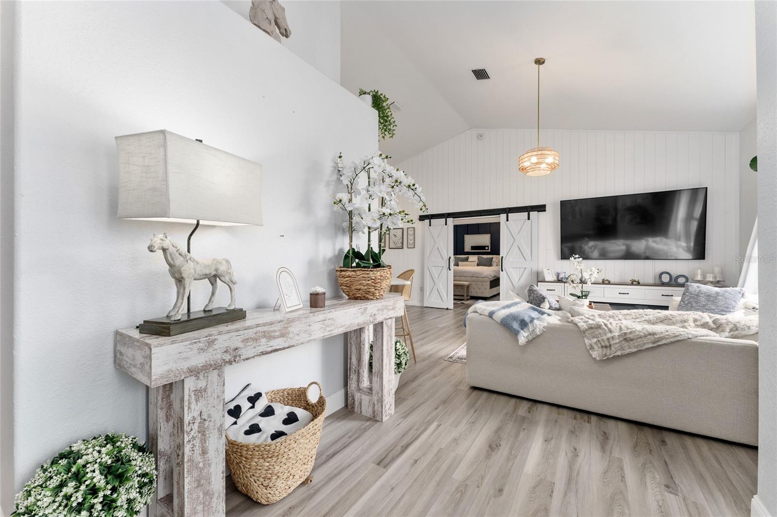 GOLDEN HILLS TURF & COUNTRY CLUB - Residential Lease