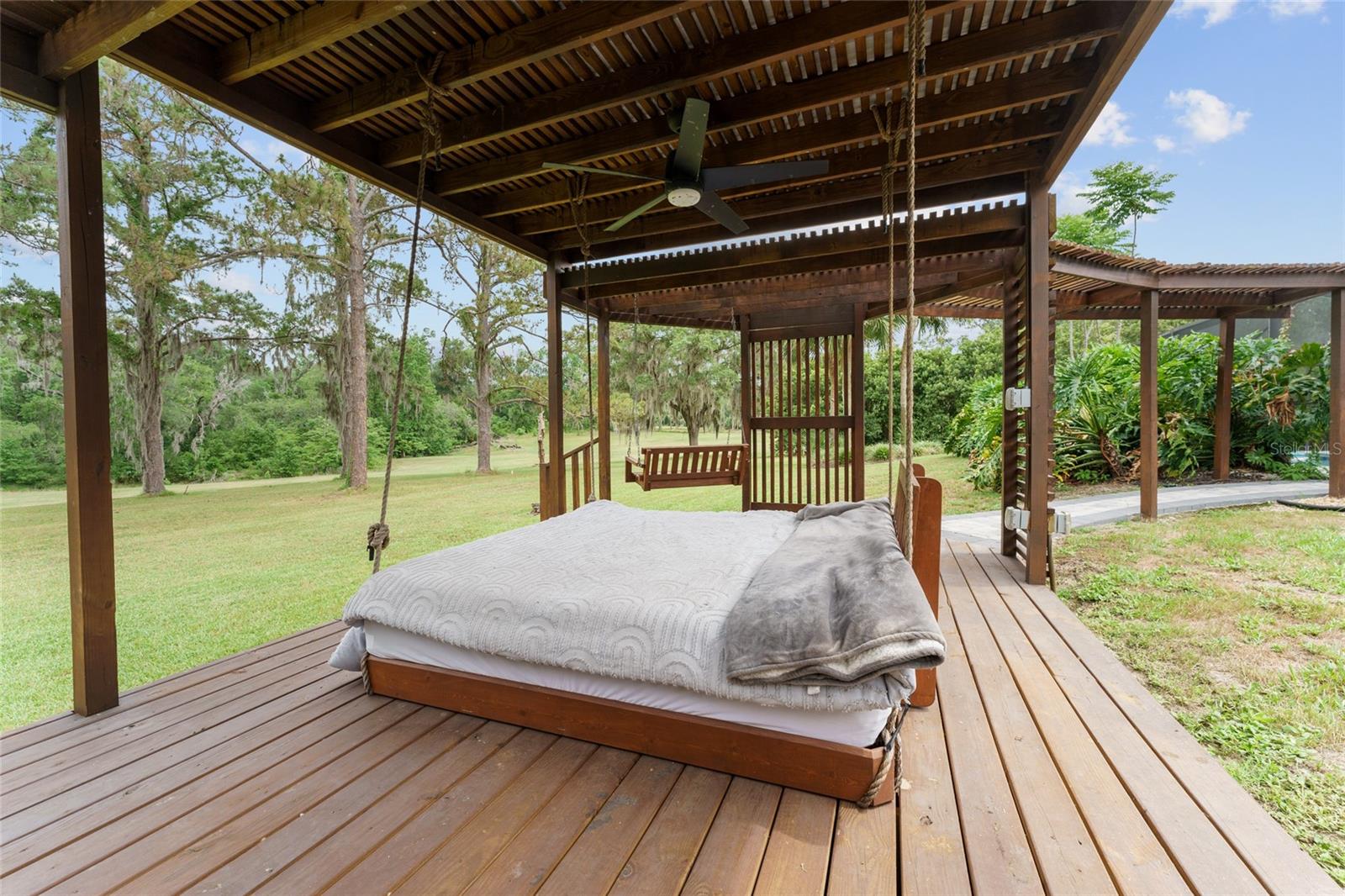 GOLDEN HILLS TURF & COUNTRY CLUB - Residential Lease