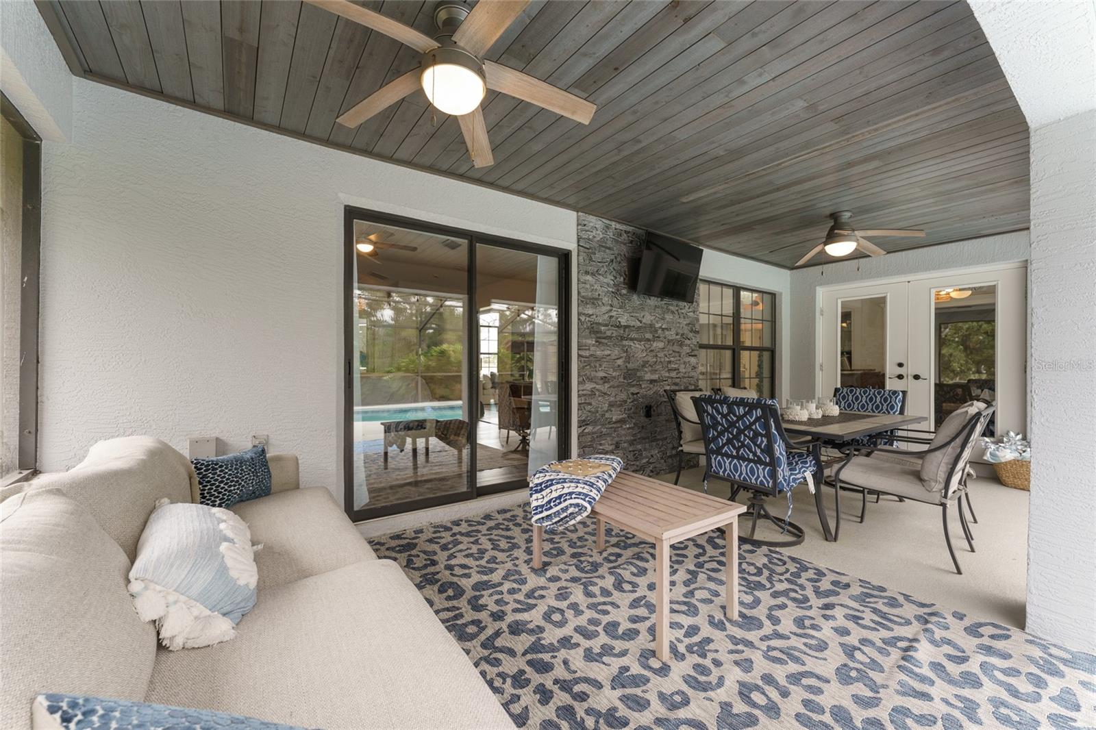 GOLDEN HILLS TURF & COUNTRY CLUB - Residential Lease