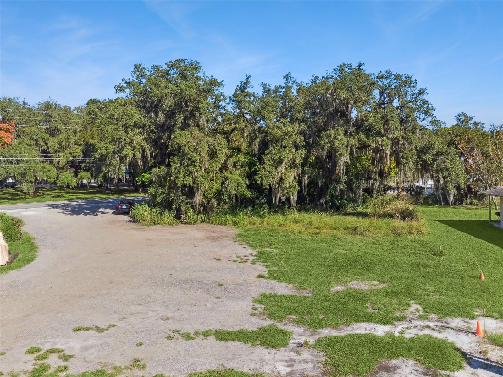 MIDWAY NEAR OVIEDO - Land