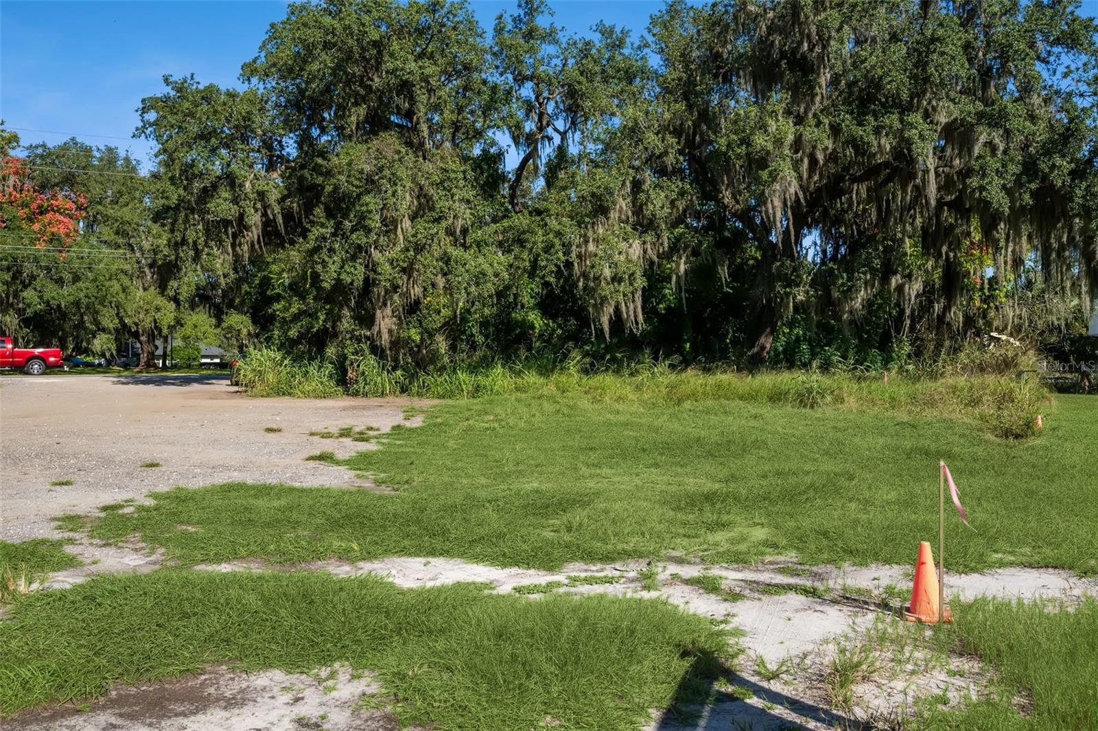 MIDWAY NEAR OVIEDO - Land