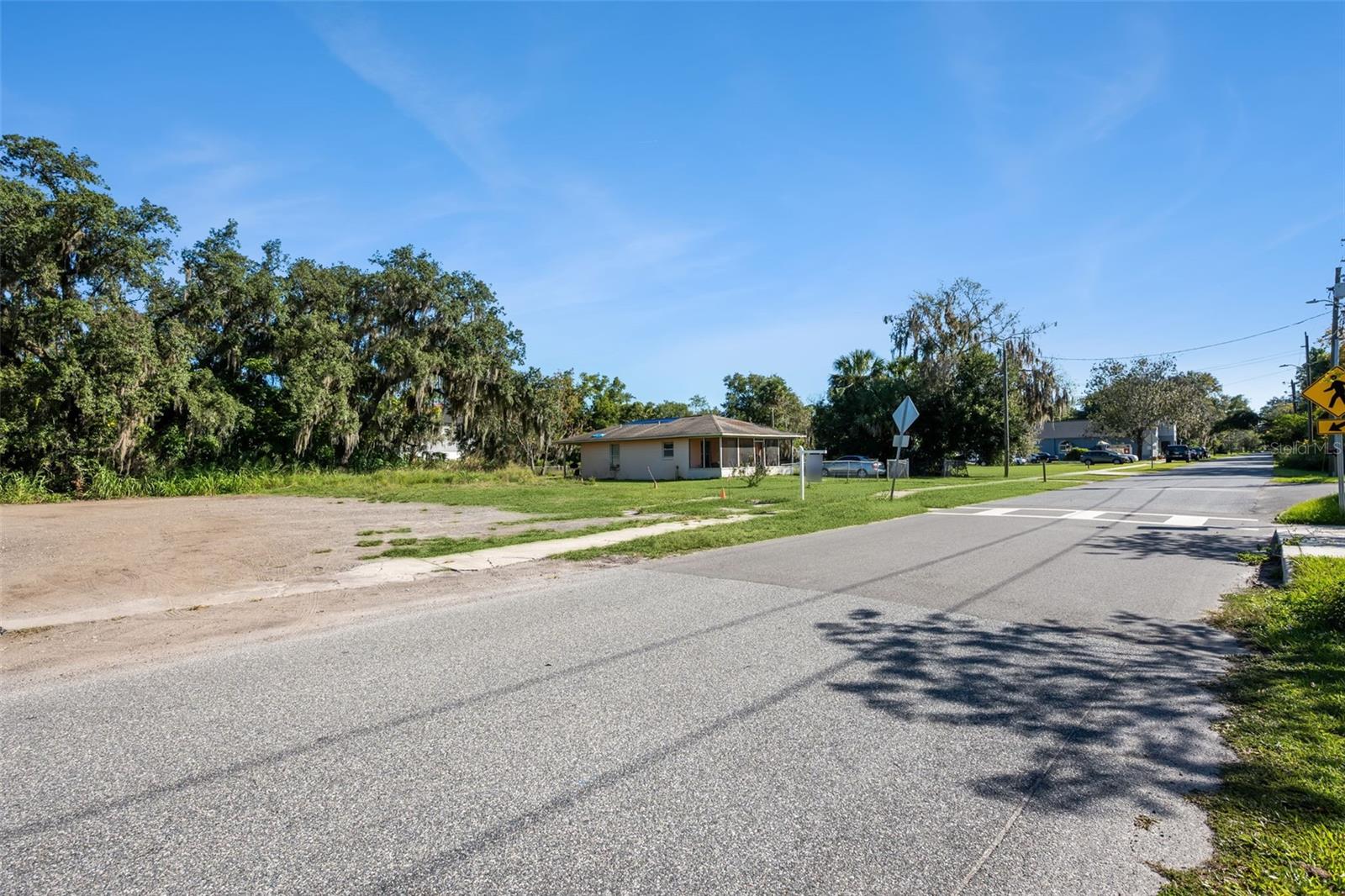 MIDWAY NEAR OVIEDO - Land