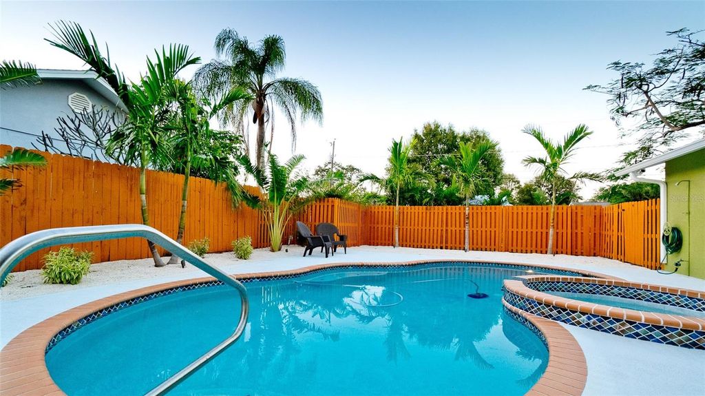 Photo of 1010 68th Street NW, Bradenton, FL 34209 (MLS # A4651717)