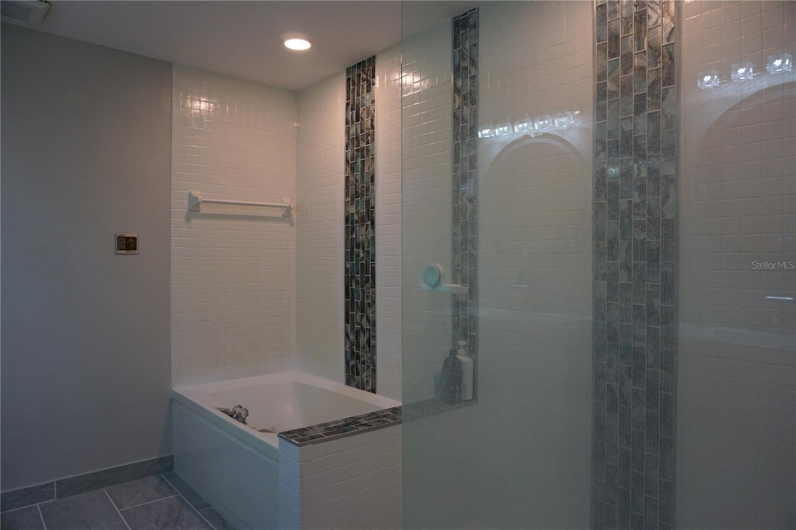 PINNACLE OF TIERRA VERDE - Residential Lease