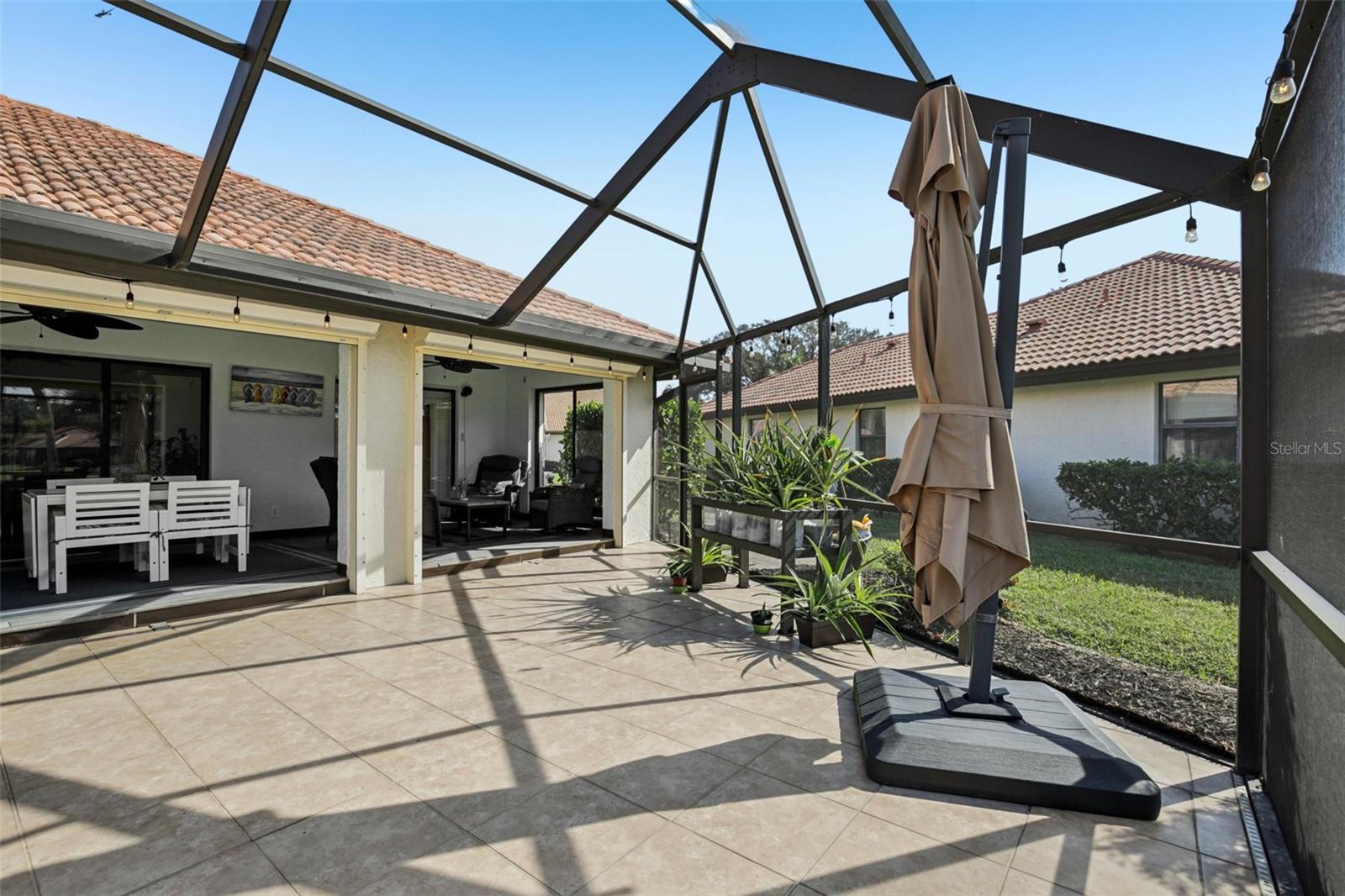 LAUREL HOLLOW - Residential