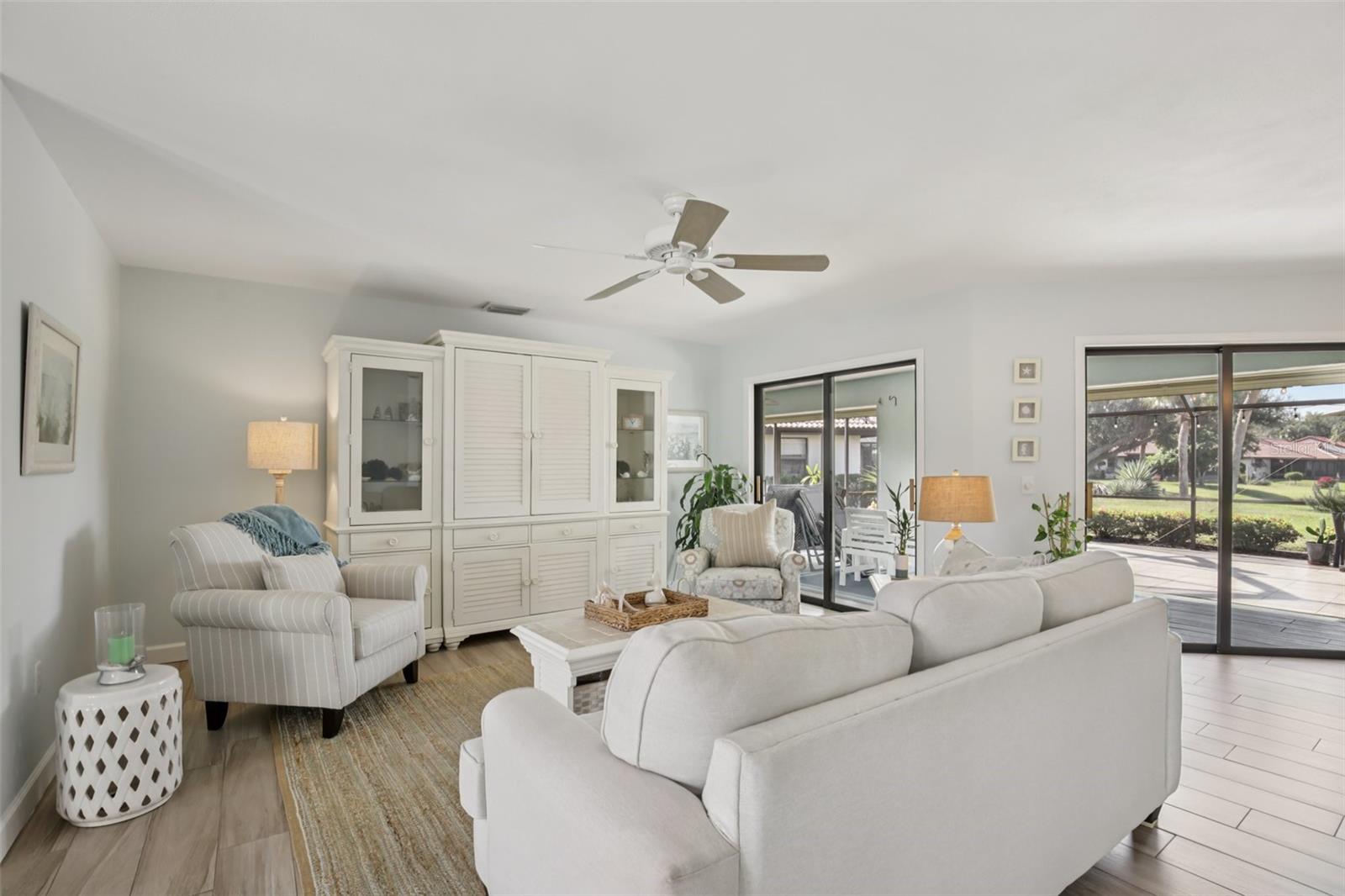 LAUREL HOLLOW - Residential