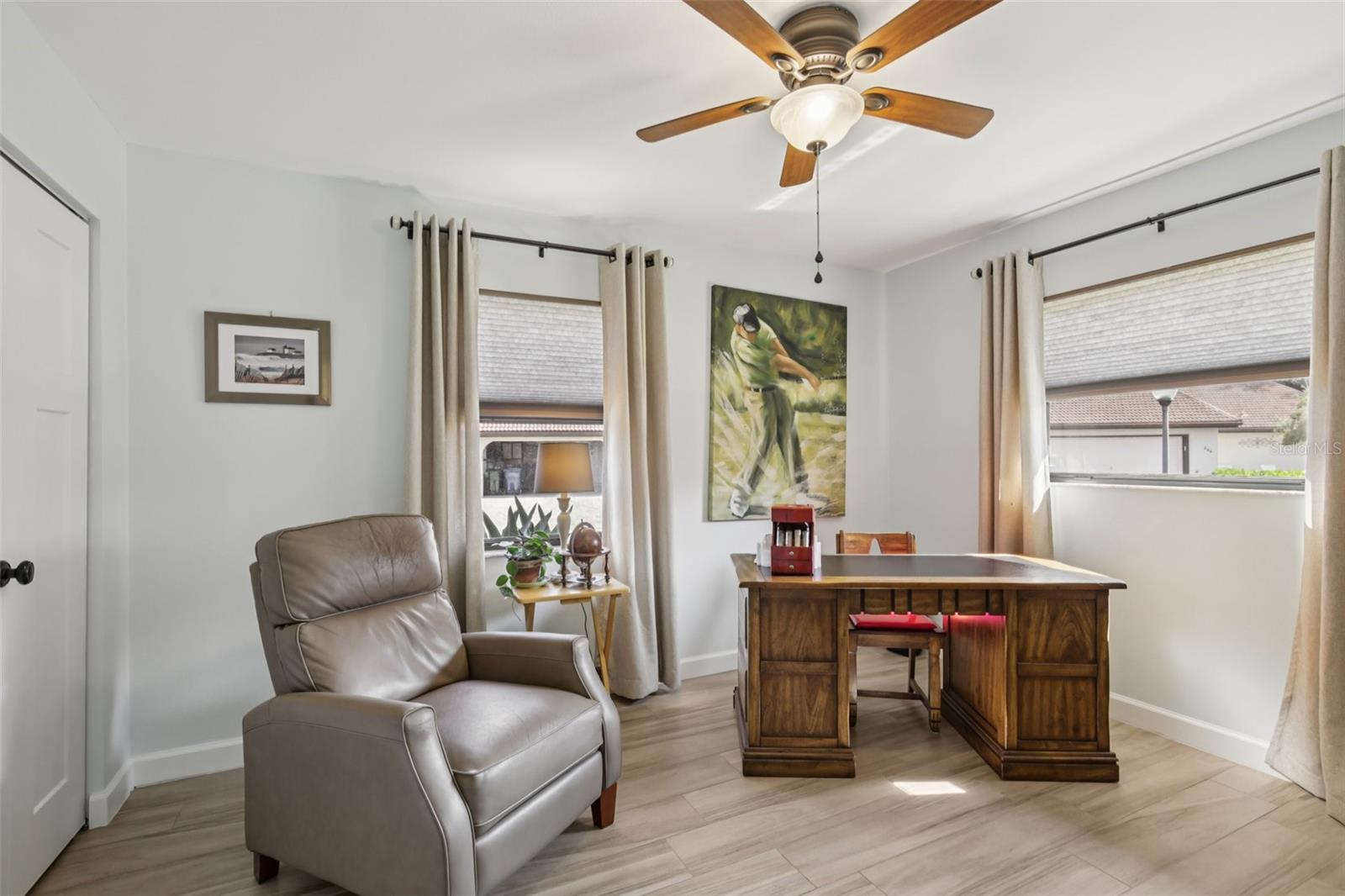 LAUREL HOLLOW - Residential