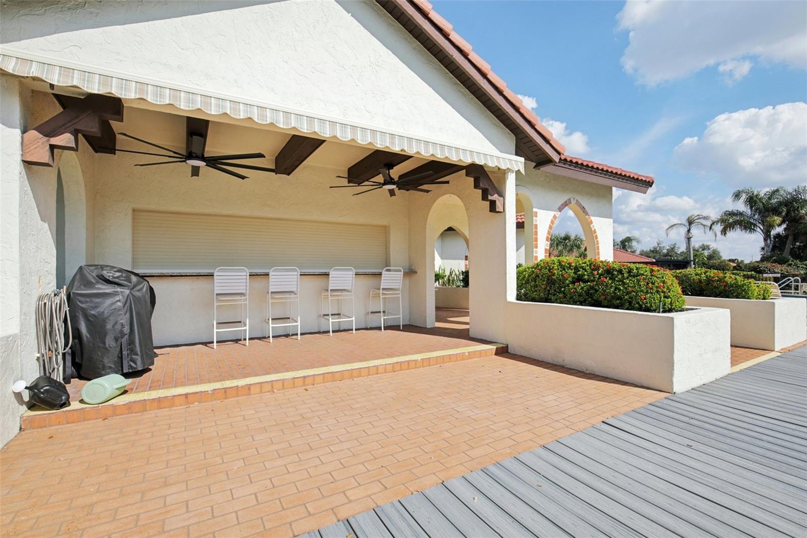 LAUREL HOLLOW - Residential