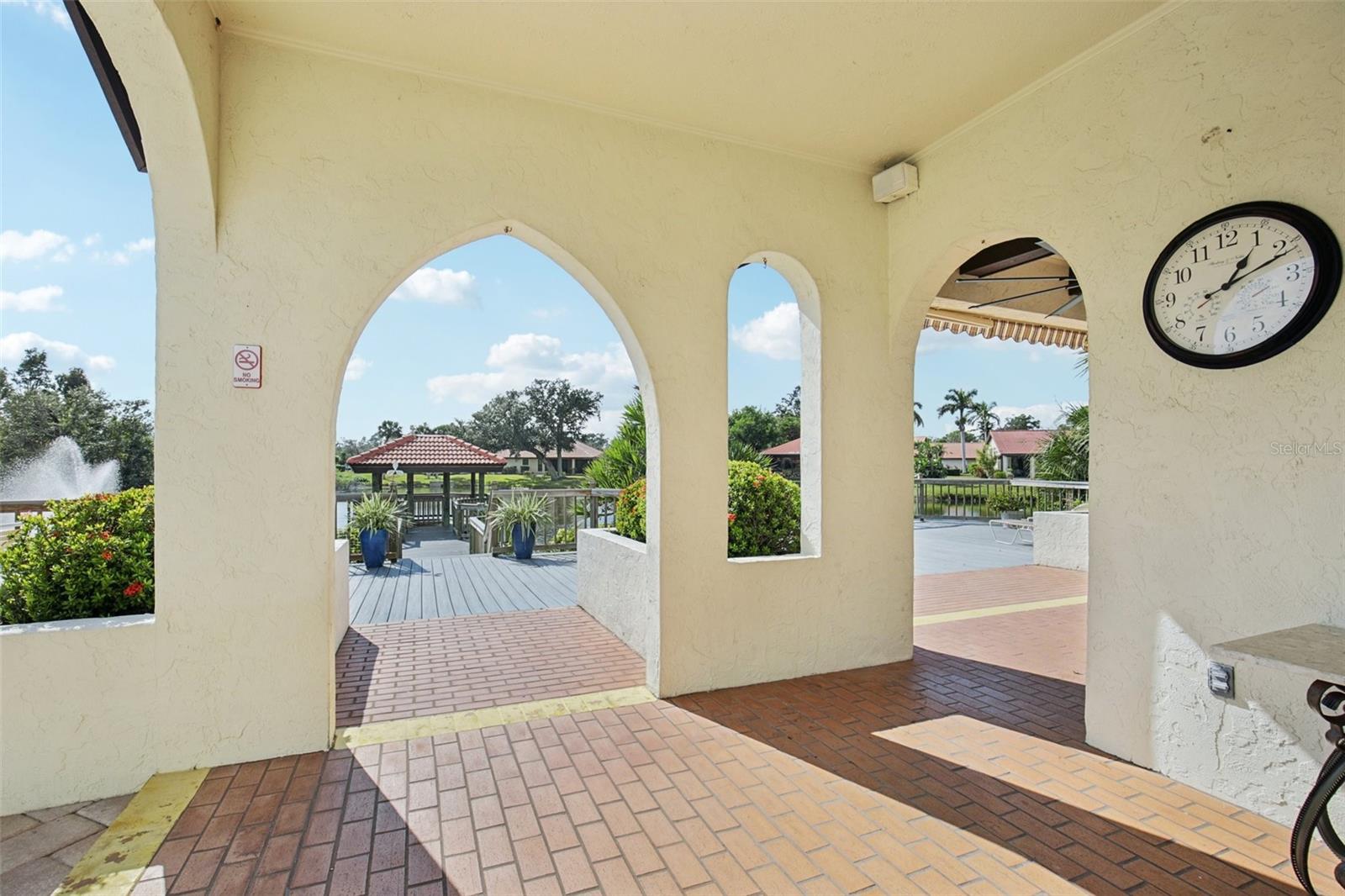 LAUREL HOLLOW - Residential