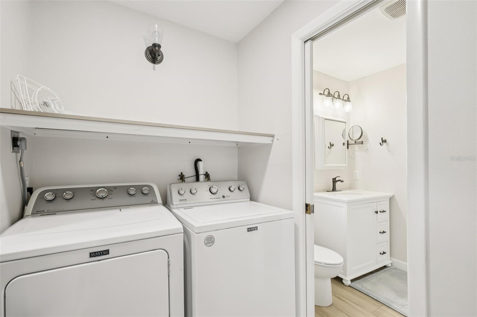 LAUREL HOLLOW - Residential