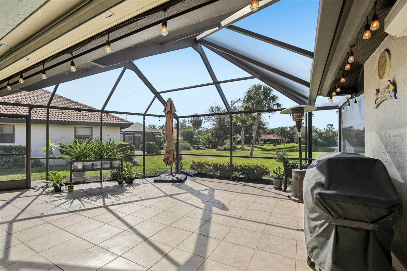 LAUREL HOLLOW - Residential