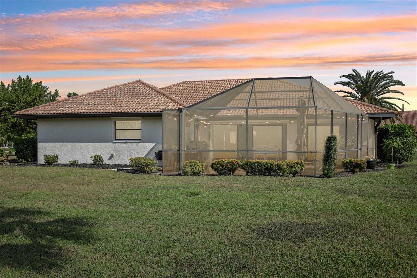 LAUREL HOLLOW - Residential