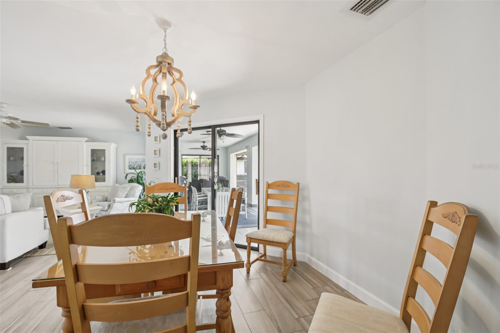 LAUREL HOLLOW - Residential