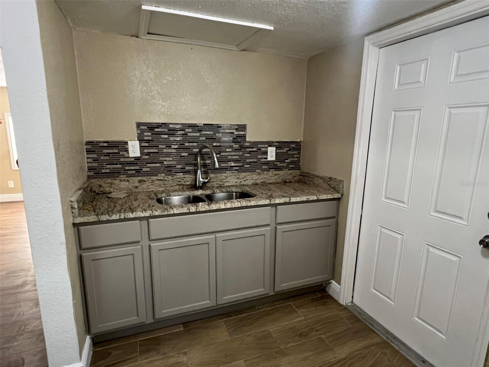 CLEAR LAKE VIEWS - Residential