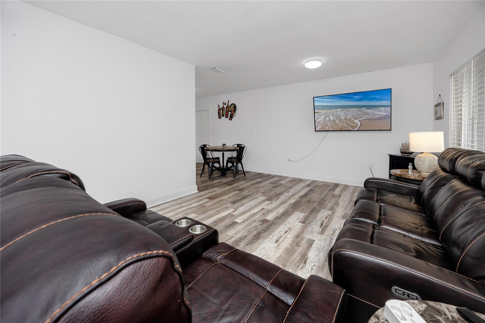 1579 MAGNOLIA DRIVE