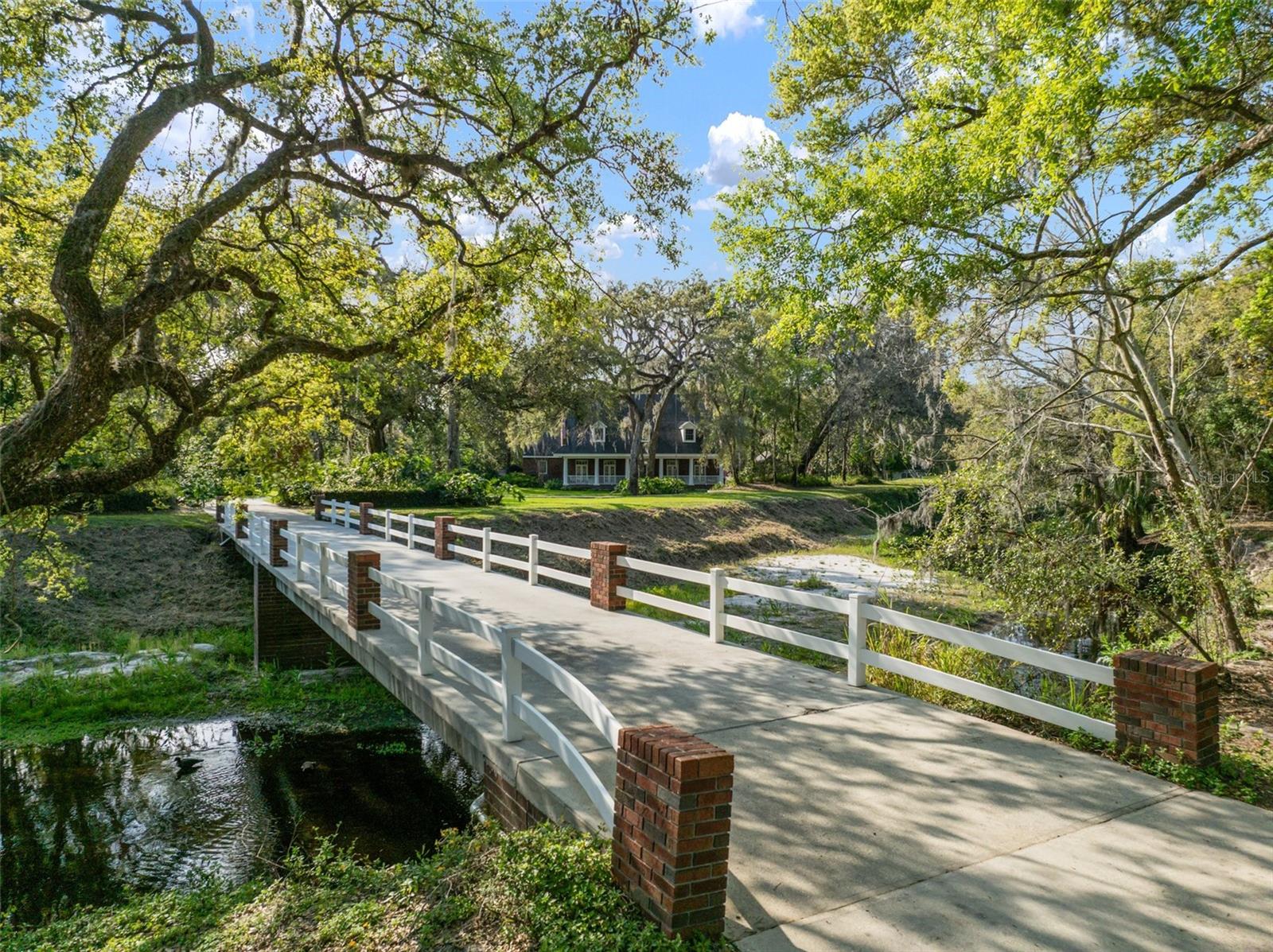 2906 PEMBERTON CREEK DRIVE