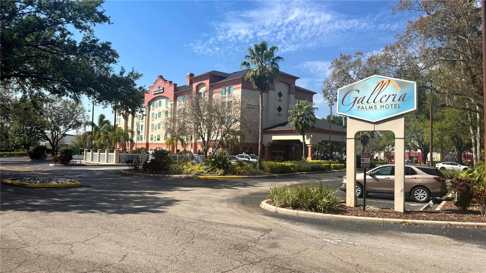Turnkey Investment Opportunity – Prime Location!
Fully furnished income-generating condo-hotel just 5 minutes from Walt Disney World, 20 minutes from SeaWorld, and 30 minutes from Universal Studios. High-demand vacation rental with on-site management handling everything 24/7—truly hands-off ownership! Guests enjoy complimentary shuttle service to theme parks, daily breakfast, free Wi-Fi, and a resort-style pool. The unit features modern décor, double queen beds, a Flatscreen TV, a kitchenette with a mini-fridge and microwave.
Hassle-Free Ownership – Condo fees cover common area upkeep, liability, and property insurance. Owners cannot claim residency or homestead and may vacation up to 14 days at a time. Short-term rental only (NO Airbnb), with all bookings managed through the on-site reservation service. A perfect passive income opportunity in a high-traffic tourist destination!