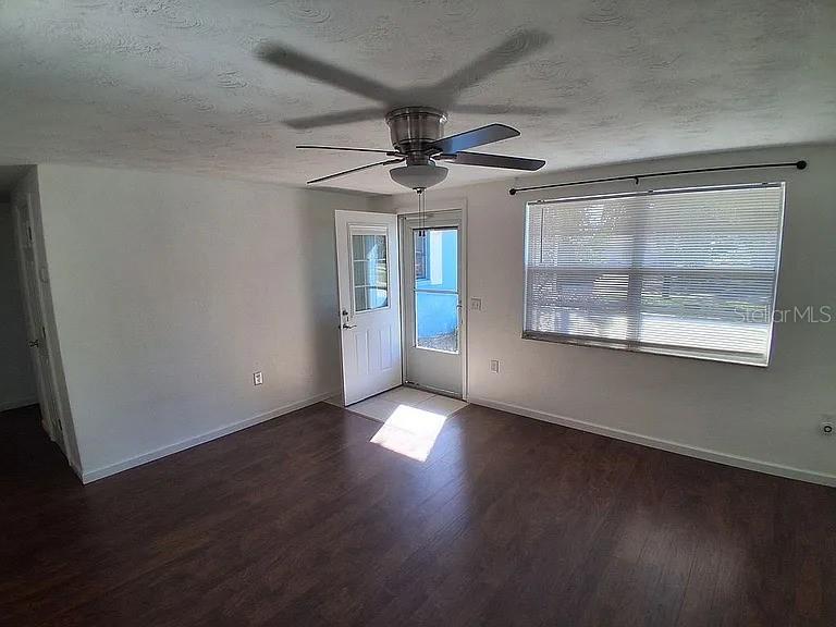 LAKEWOOD VILLAS - Residential