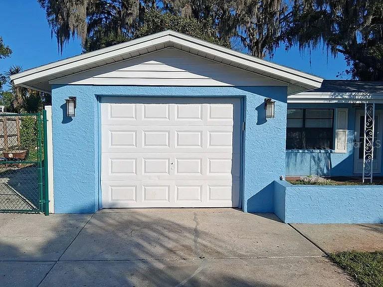 LAKEWOOD VILLAS - Residential