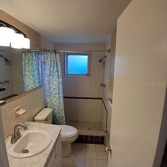 LAKEWOOD VILLAS - Residential