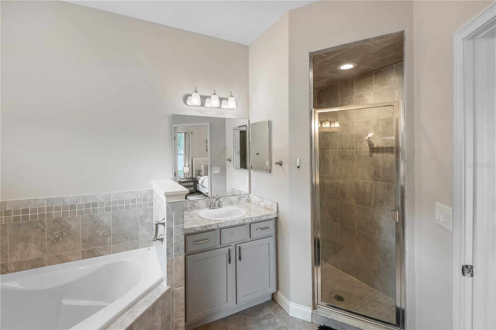 ELOISE OAKS - Residential