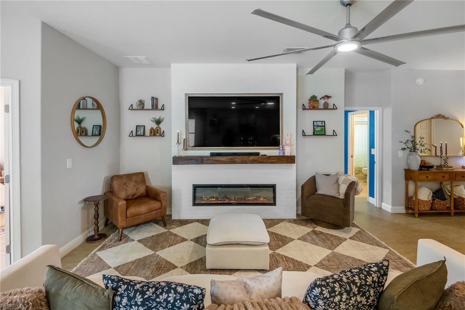 ELOISE OAKS - Residential